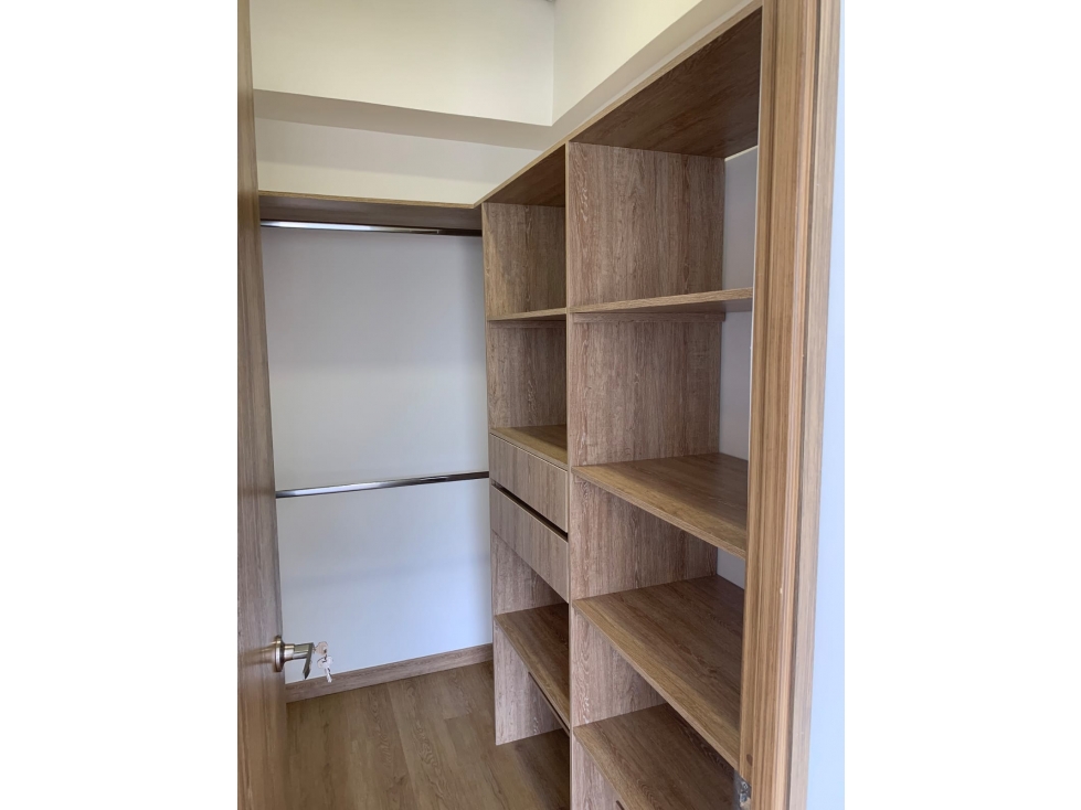 Venta de apartamento en Sabaneta en Loma de San José — foto 4