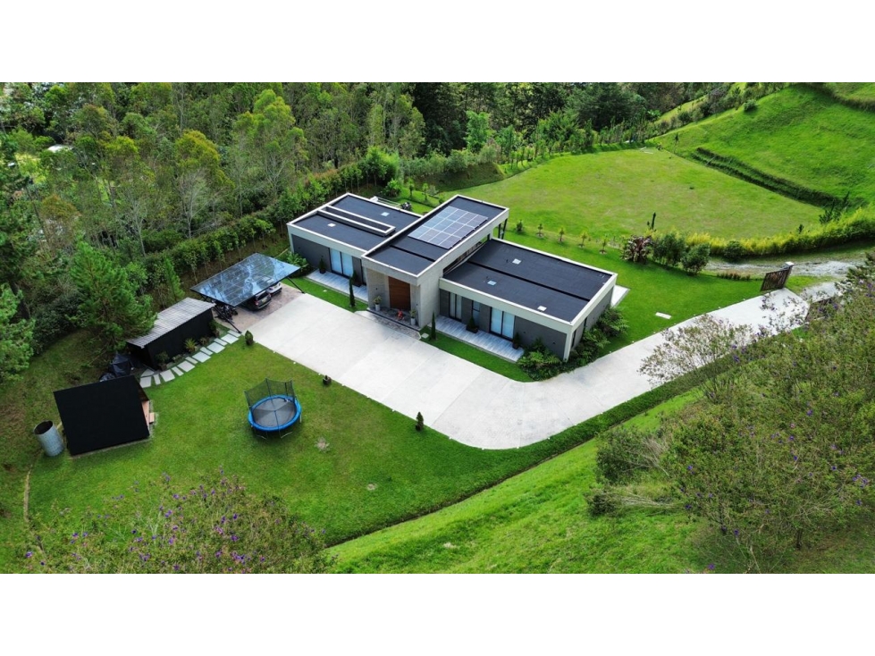 Venta de casa campestre en El Retiro Antioquia