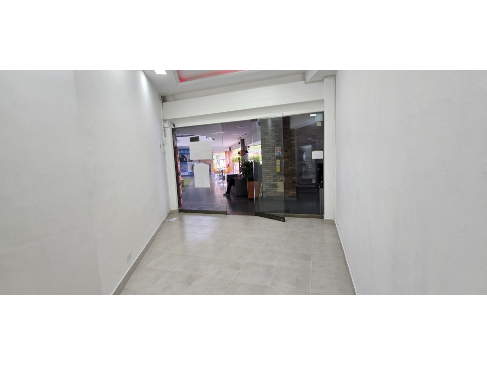 Venta de local en Mall Guadalcanal Envigado — foto 4