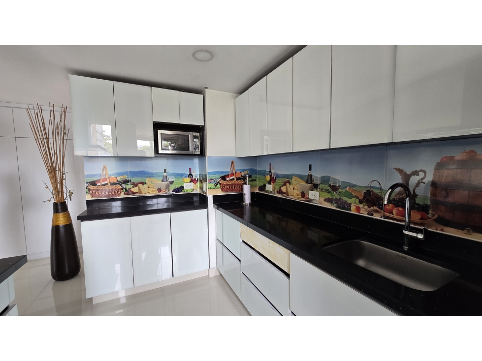 Arriendo apartamento en El Poblado sector Los Balsos — foto 4