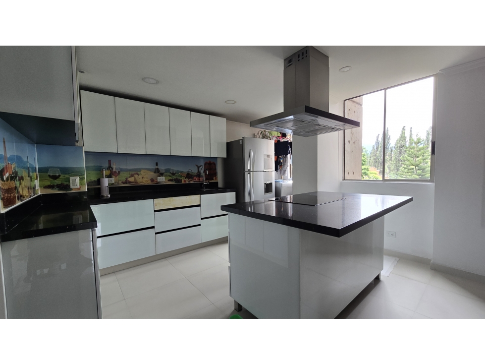 Arriendo apartamento en El Poblado sector Los Balsos — foto 6