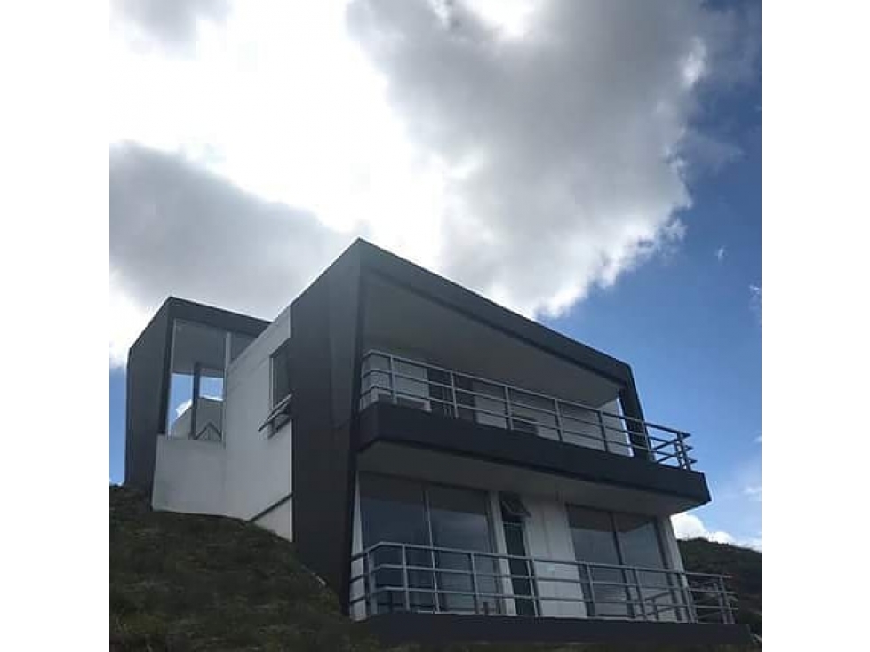 Venta de casa campestre en Guatapé