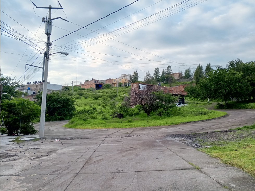 TERRENO EN JARDÍN REAL CALLE ALCATRACES SAHUAYO, MICHOACÁN. - 2