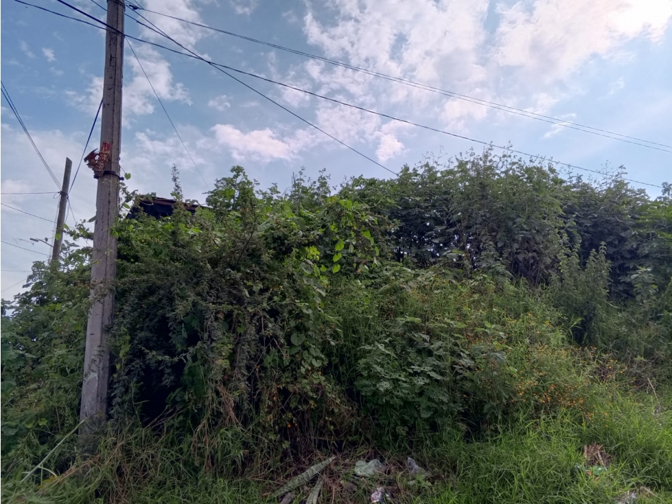 TERRENO EN VENTA ESQUINA LOMAS DEL PEDREGAL, CALLE MONTE CALVARIO - 2