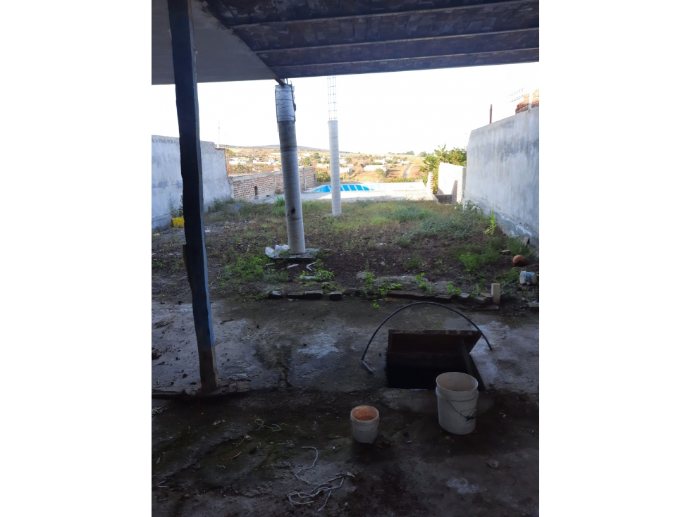 VENTA DE GRANJA EN OBRA NEGRA EN CALTZONTZIN, JIQUILPAN, MICH. - 2