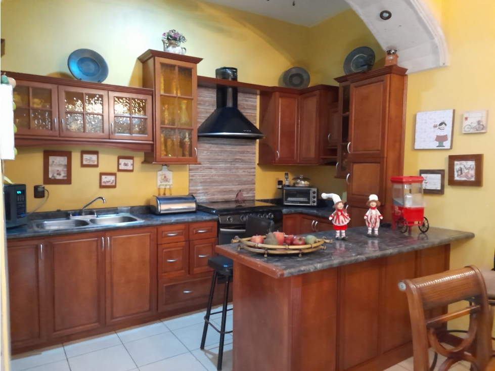 VENTA DE CASA EN BOULEVARD LAZARO CARDENAS NORTE EN JIQULPAN,MICH. — foto 2