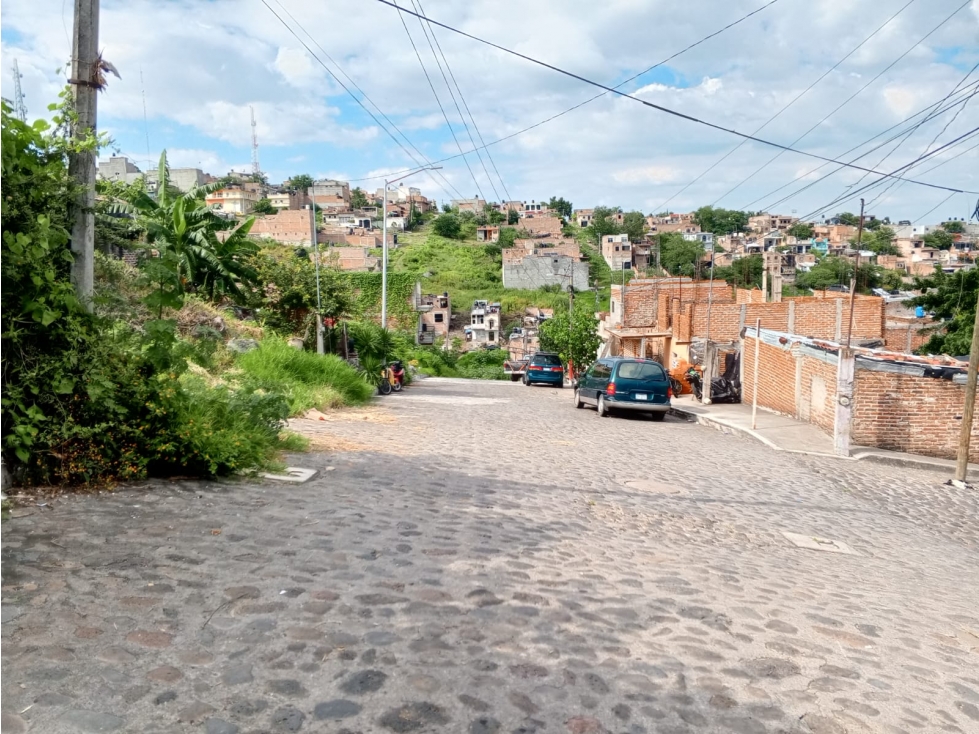 TERRENO EN VENTA ESQUINA LOMAS DEL PEDREGAL, CALLE MONTE CALVARIO - 3