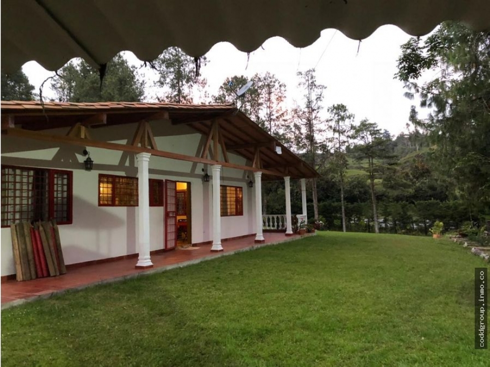 Casa en Venta en El Santuario - 2