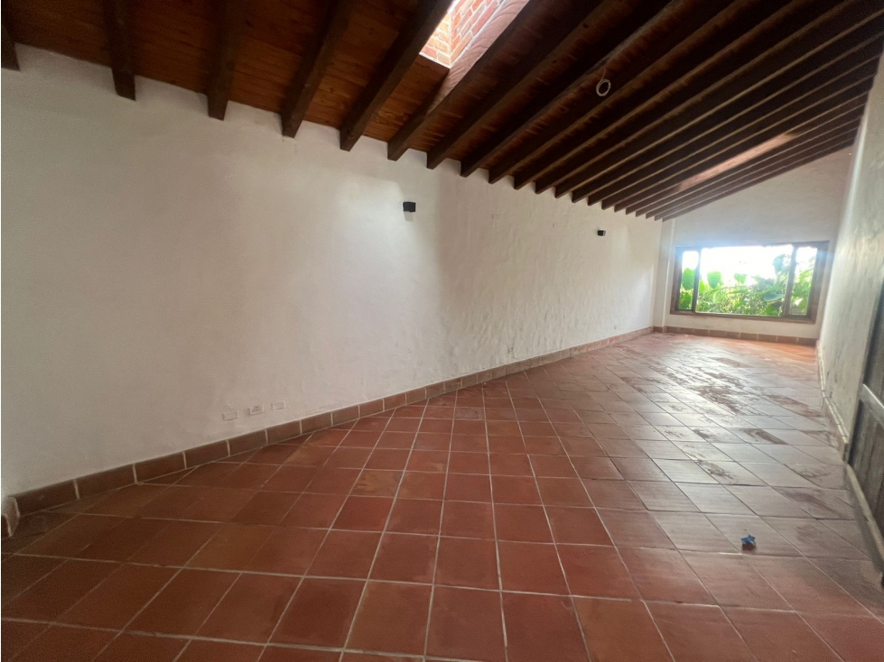 Lote comercial con casa u oficinas en Llanogrande - 4