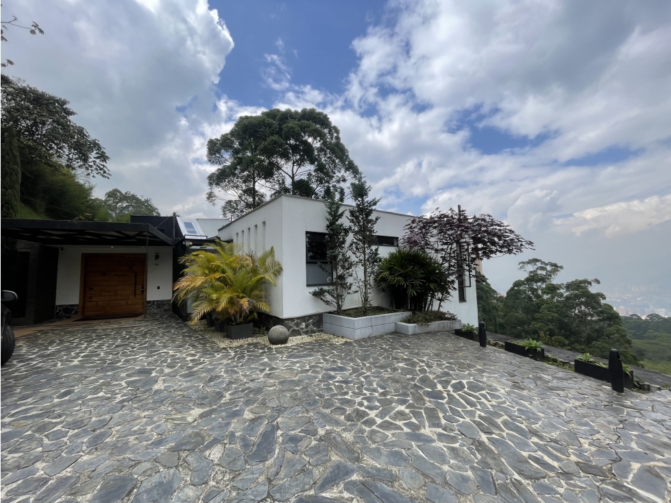 Casa en Arriendo en Altos del Poblado