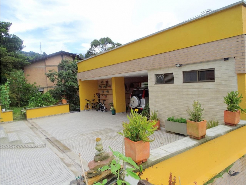 Casa en Arriendo Amoblado en Envigado