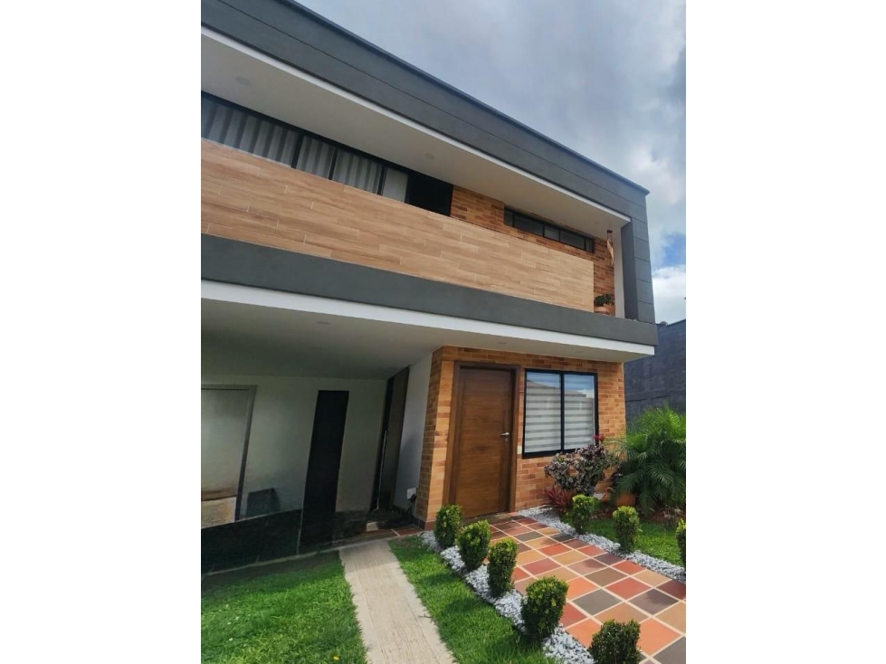 Casa en venta la ceja
