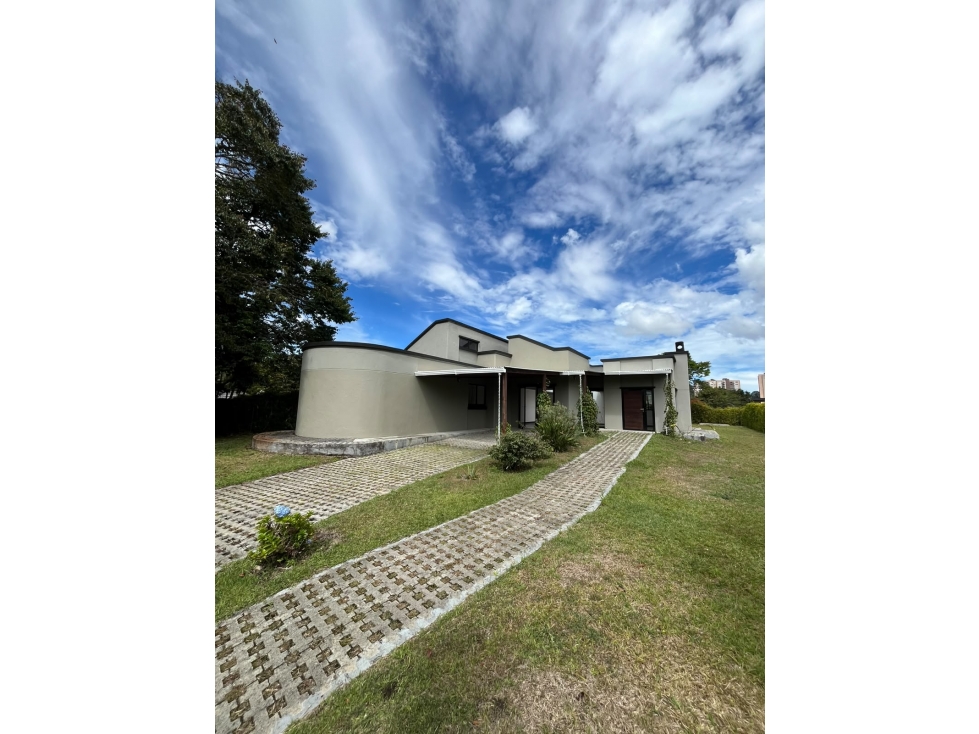 Casa Campestre En Arriendo - Rionegro - Gualanday