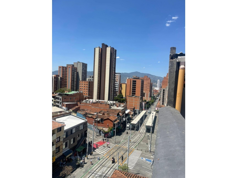 Edificio en Venta en Medellín - Licencia mixta u Hotelera — foto 2