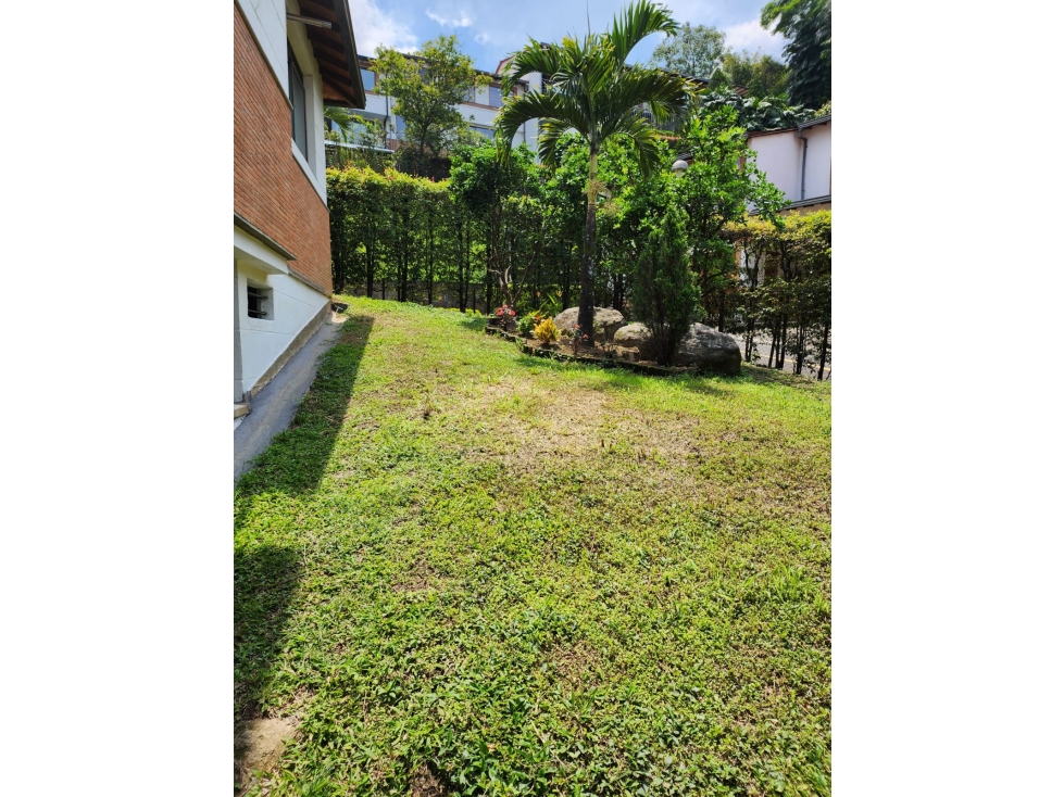 Casa en Venta en Envigado Sector Loma del Chocho — foto 2