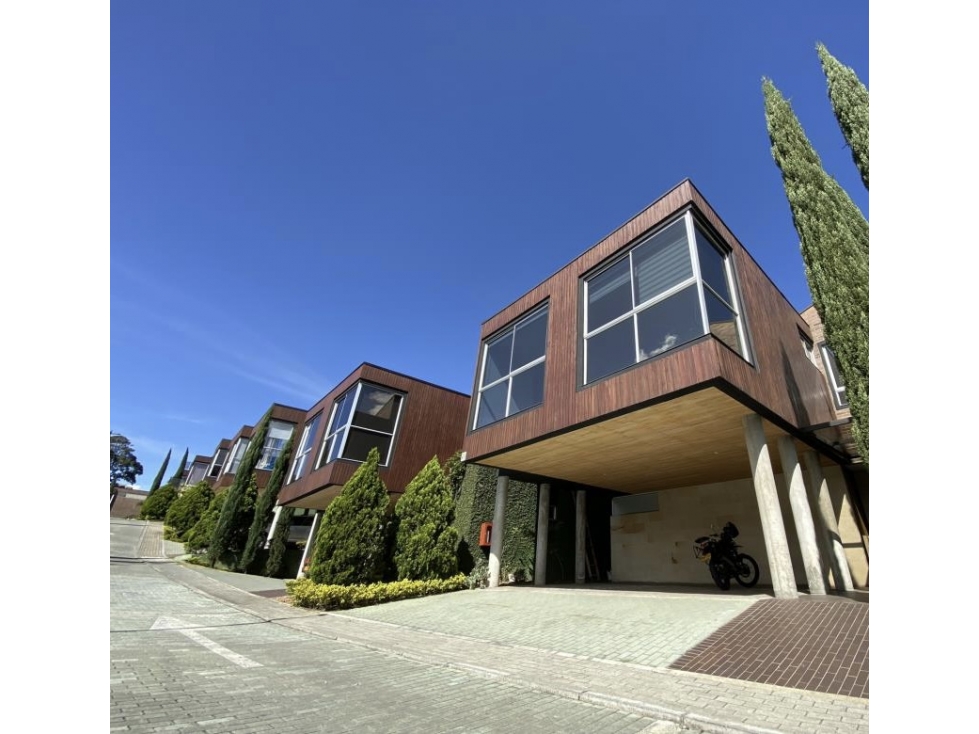 Casa en Arriendo en Envigado El Atravesado