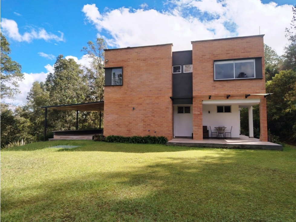 Casa Campestre en Arriendo en el Retiro