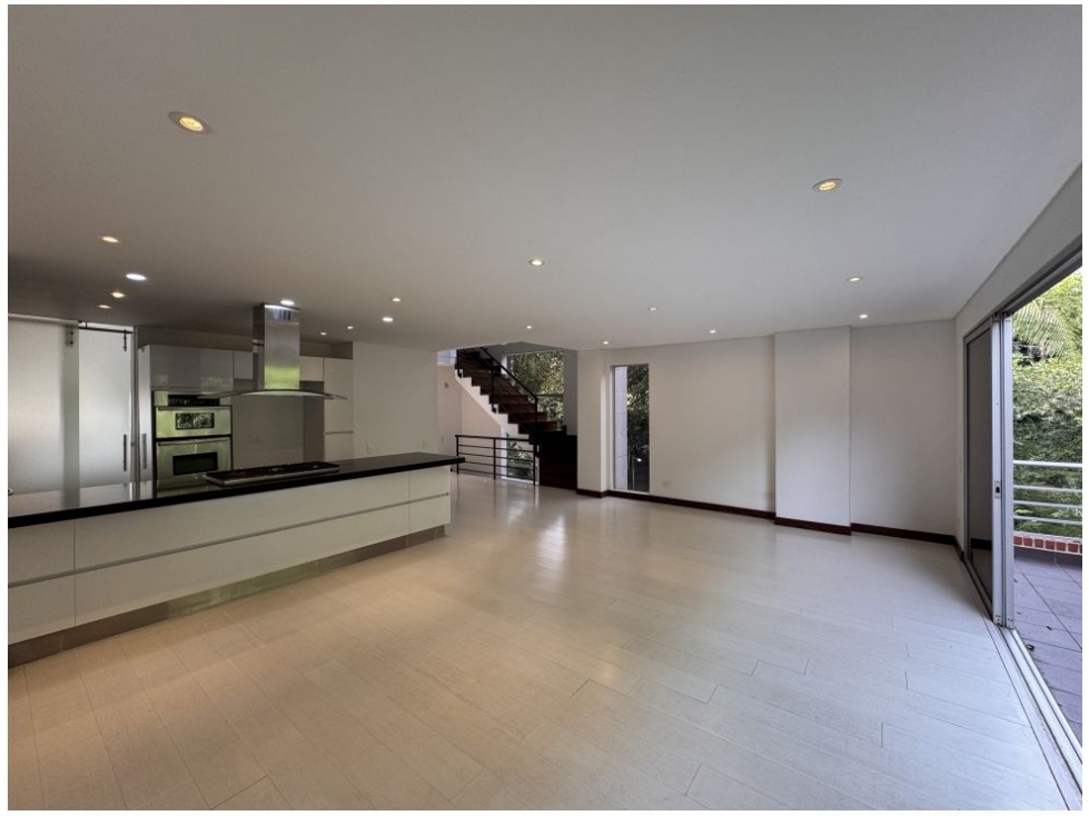 Casa en Venta en Envigado - 1
