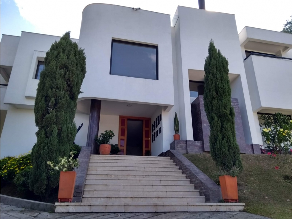 Casa Independiente en Arriendo en El Poblado sector Los Balsos — foto 2