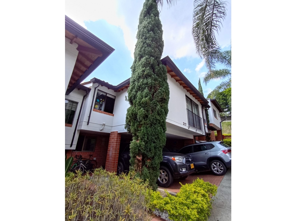 Casa en Arriendo Amoblado en Envigado