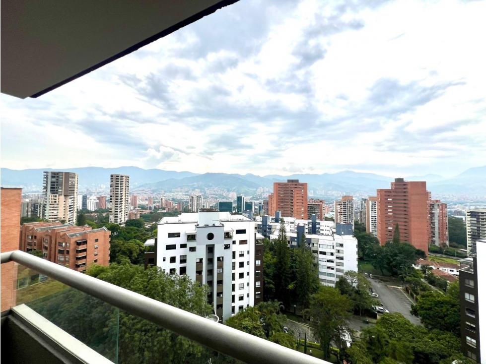 Apartamento en Arriendo Amoblado en El Poblado Balsos — foto 3