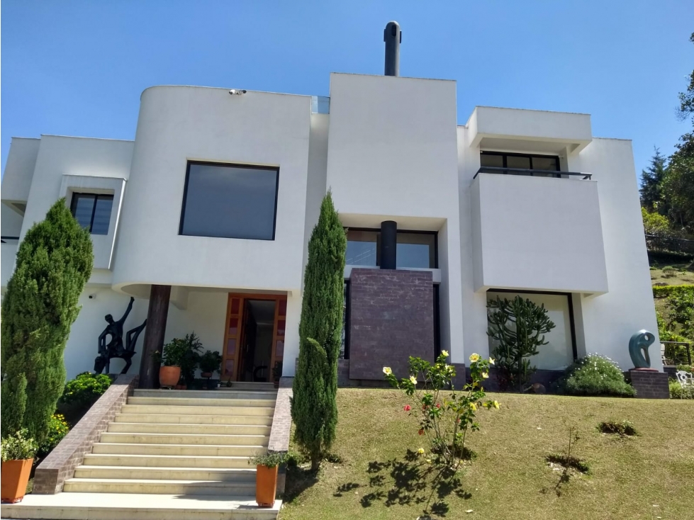 Casa Independiente en Arriendo en El Poblado sector Los Balsos — foto 3