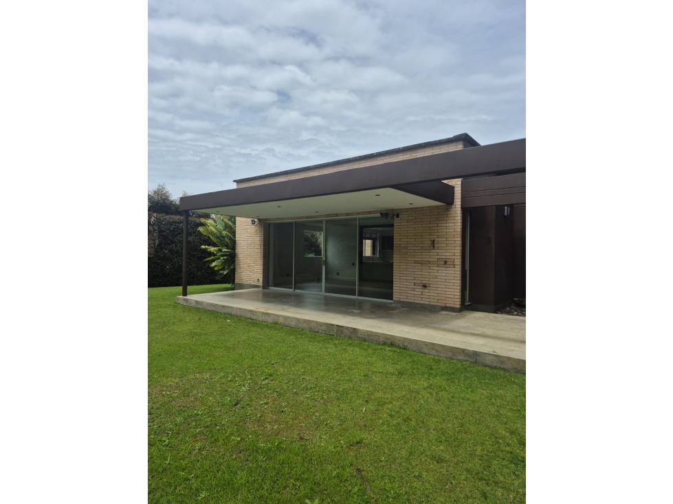 Casa en Arriendo en Alto de Palmas - 2