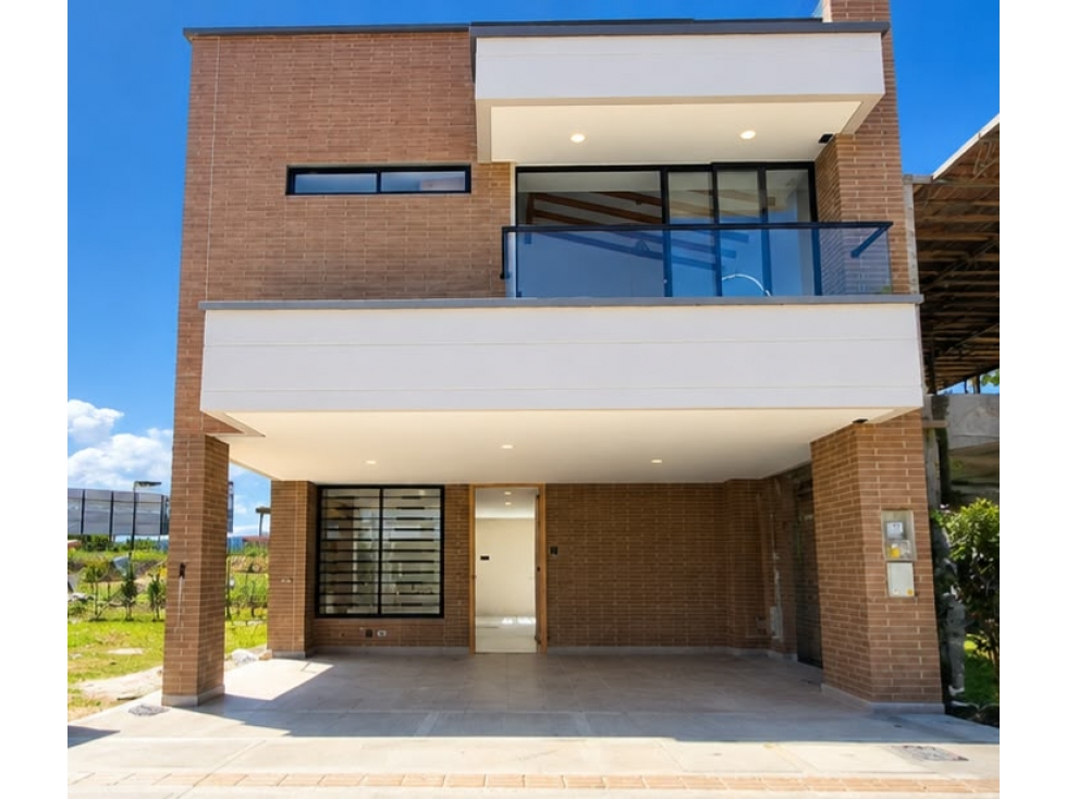 CASA PARA ARRIENDO EN RIONEGRO SECTOR SAN ANTONIO DE PEREIRA.