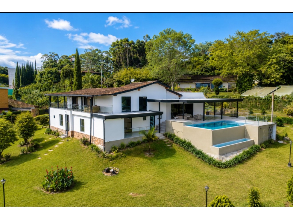 Casa con Piscina en Envigado Para Venta - Loma del Chocho