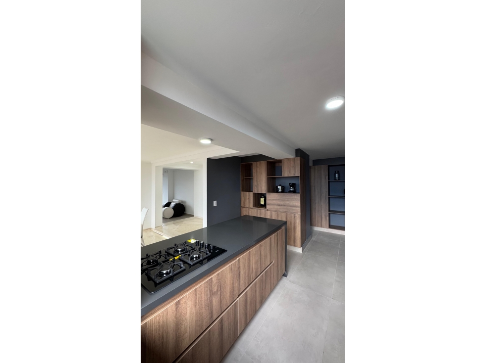 Apartamento Amoblado en Arriendo en Poblado sector Los Balsos — foto 2
