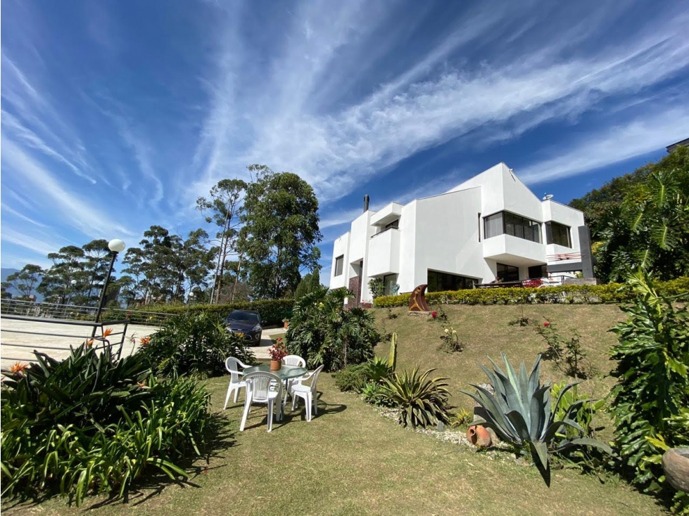 Casa Independiente en Arriendo en El Poblado sector Los Balsos — foto 4