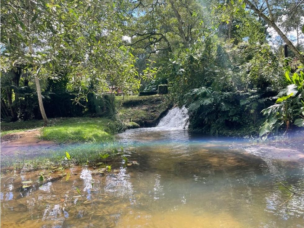 Casa en Venta en El Retiro con Cascada