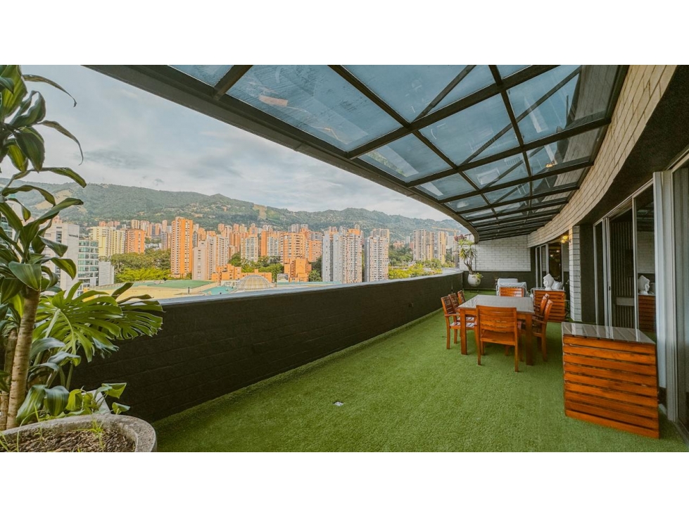 Penthouse Amoblado en Arriendo en El Poblado sector Milla de Oro — foto 4