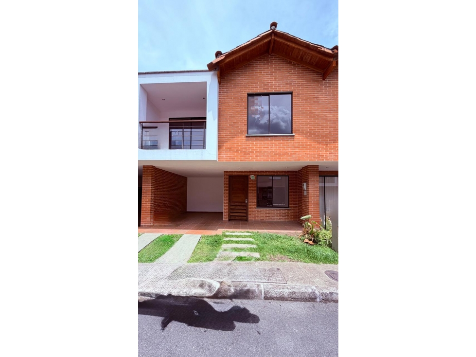 Casa en venta en la ceja