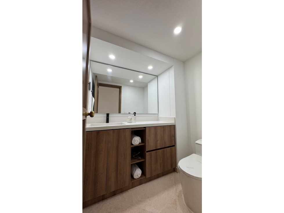 Apartamento Amoblado en Arriendo en Poblado sector Los Balsos — foto 4