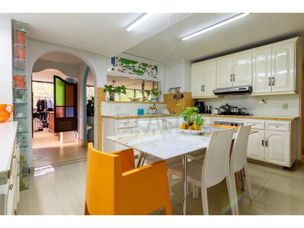 Apartamento para venta en El Poblado con precio de Oportunidad — foto 4