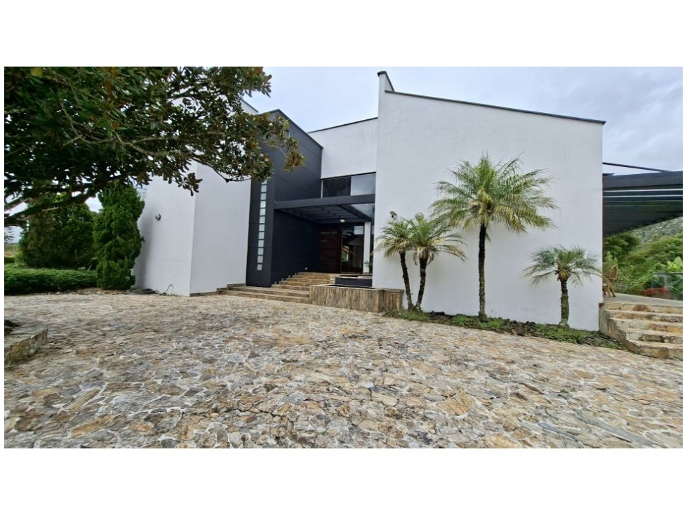 Casa en Arriendo Amoblado en El Retiro