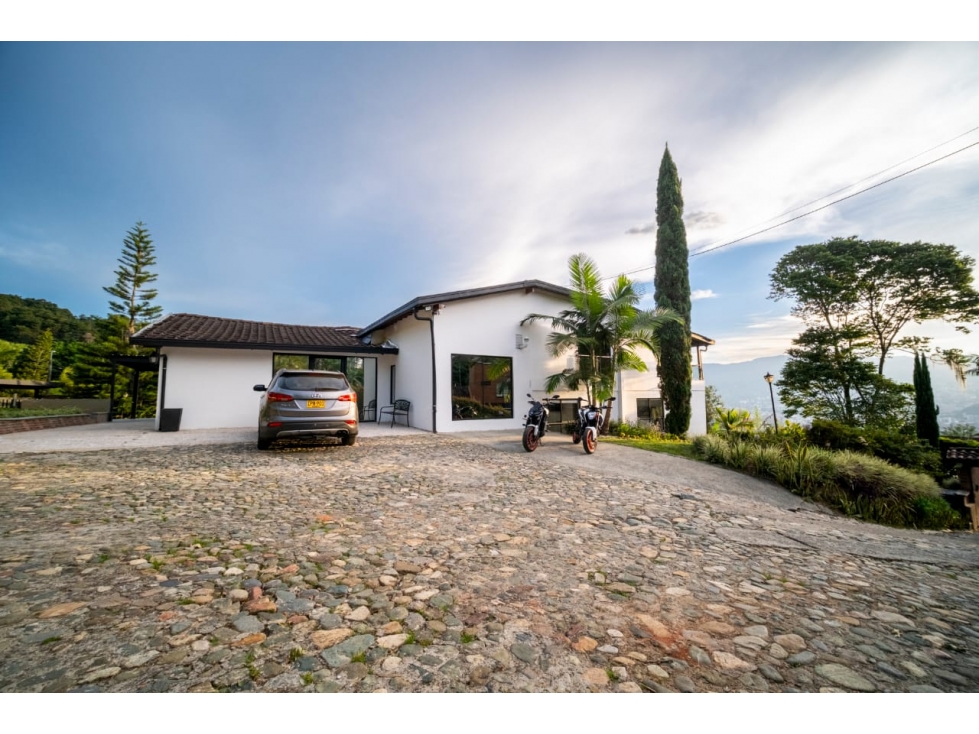 Casa con Piscina en Envigado Para Venta - Loma del Chocho — foto 2