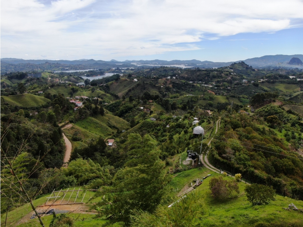 Lote para la Venta en El Peñol - 2