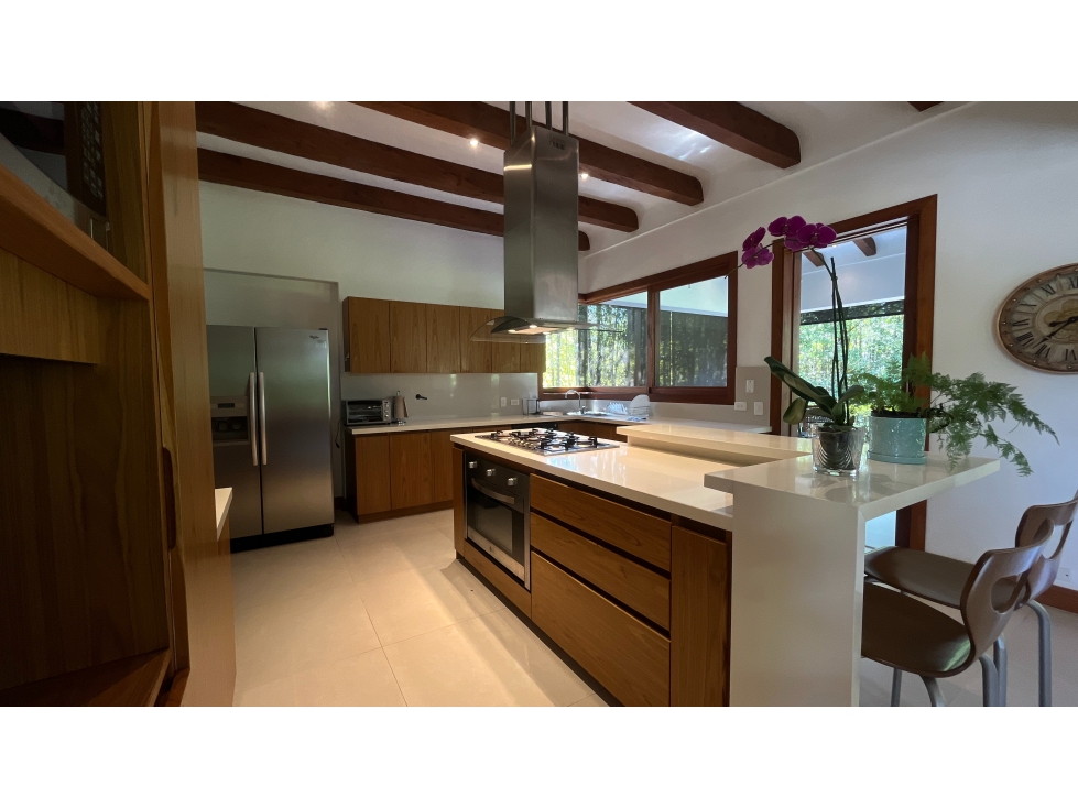 Casa en Arriendo Amoblado en El Corazón de Llanogrande - 2