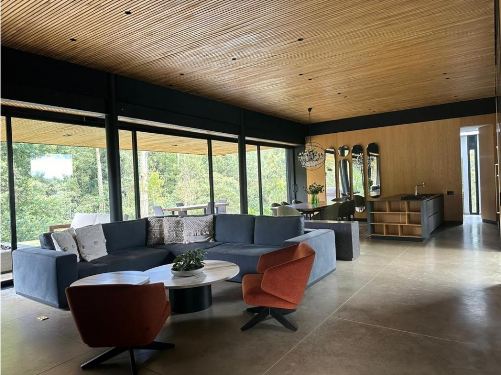 Casa en Arriendo Amoblado en Medellín Alto de Palmas