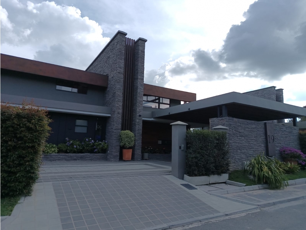Casa para la venta en Llanogrande cerca al club