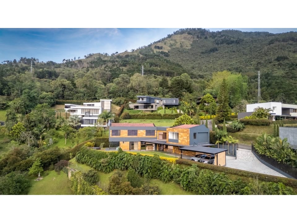 Casa en Arriendo en Loma del Escobero