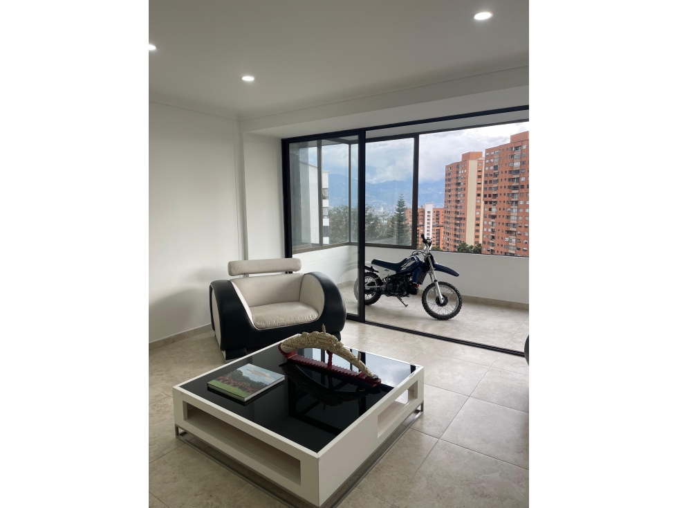 Apartamento Amoblado en Arriendo en Poblado sector Los Balsos — foto 6