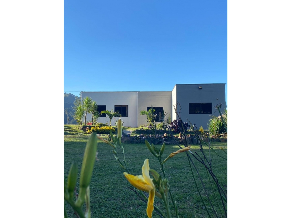 Casa en Arriendo en Guarne - 1
