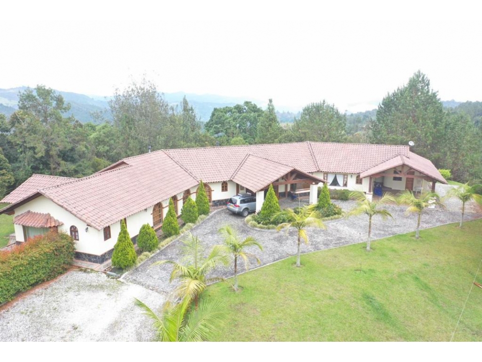 Casa en Venta Amoblada en Envigado