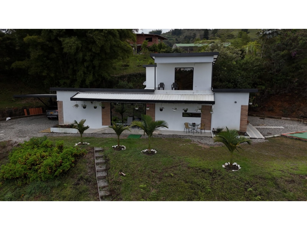 Casa Lote en Venta en Guatape - 1