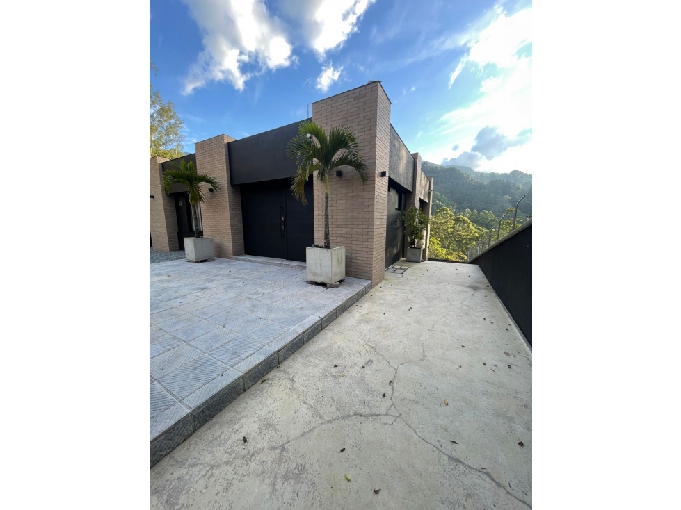 Casa en Arriendo en Envigado sector el Salado