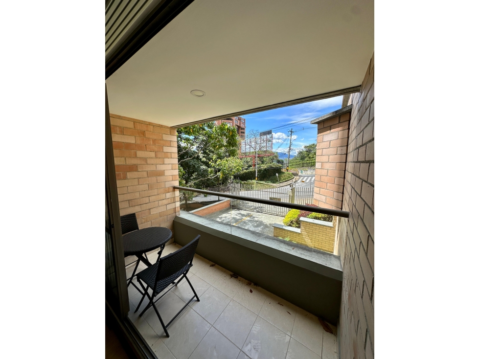 Apartamento Amoblado en Arriendo en El Poblado sector San Lucas — foto 2