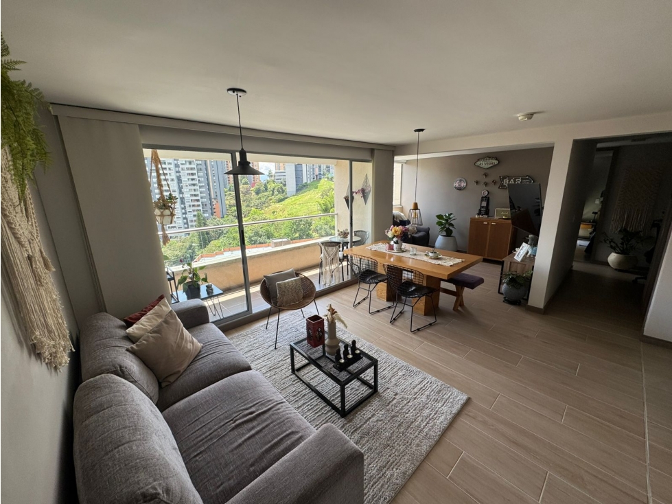 Venta de apartamento en Envigado entre Camino Verde y Las Brujas